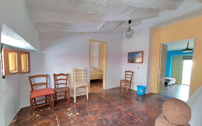 Image No.21-4 Bed House for sale