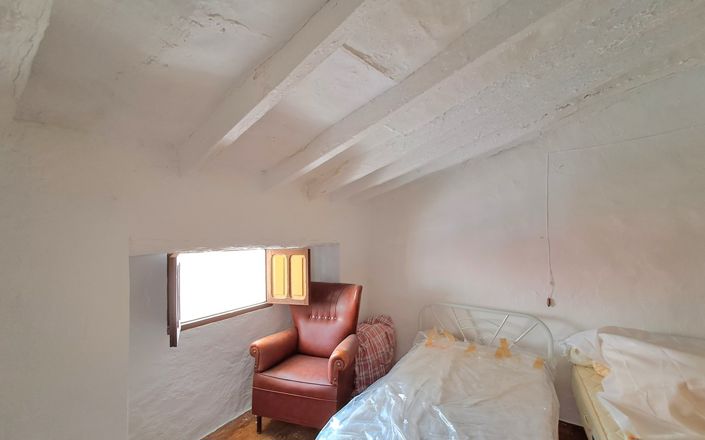 Image No.23-4 Bed House for sale