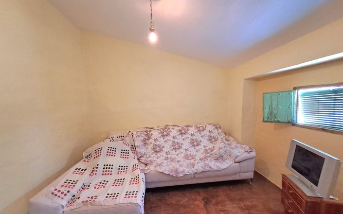 Image No.25-4 Bed House for sale