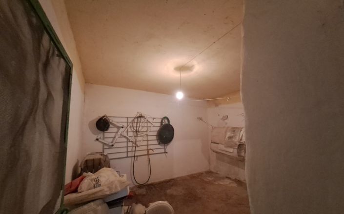 Image No.20-4 Bed House for sale