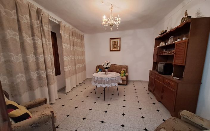 Image No.4-4 Bed House for sale