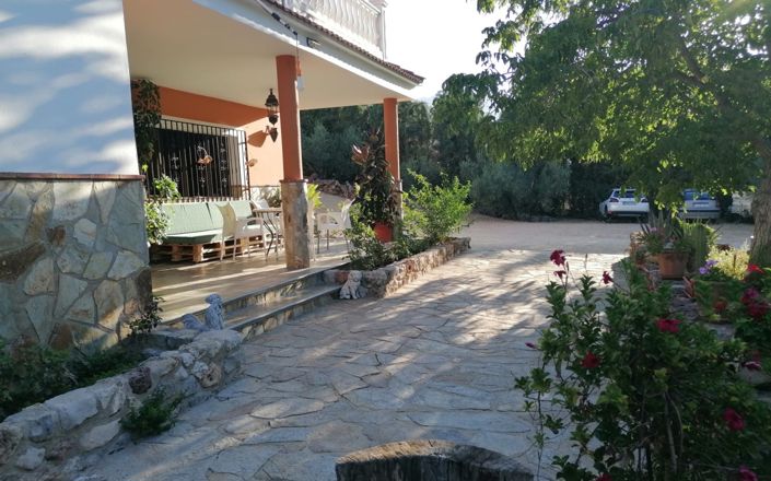 Image No.10-5 Bed House for sale