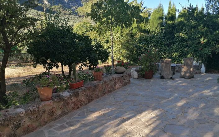 Image No.6-5 Bed House for sale