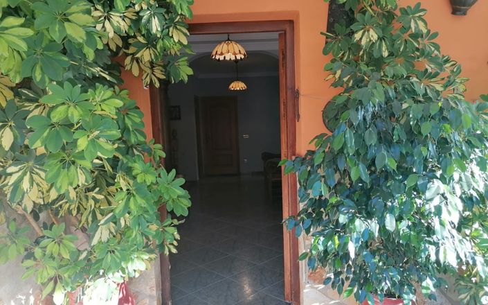 Image No.7-5 Bed House for sale