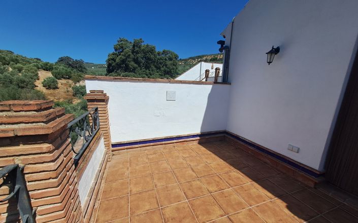 Image No.24-5 Bed House for sale