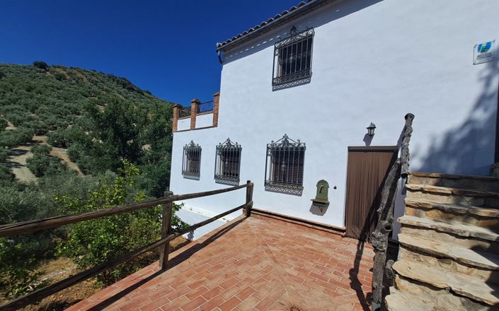 Image No.3-5 Bed House for sale