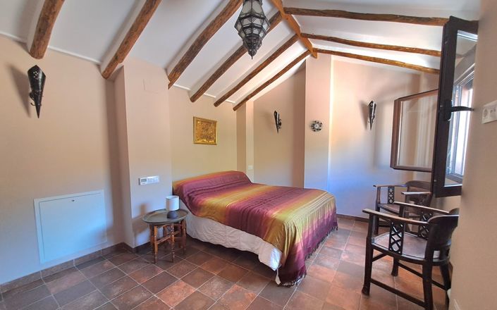 Image No.34-5 Bed House for sale