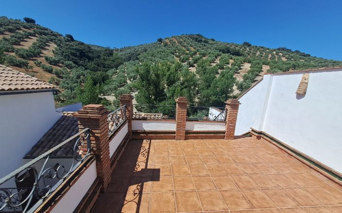 Image No.39-5 Bed House for sale