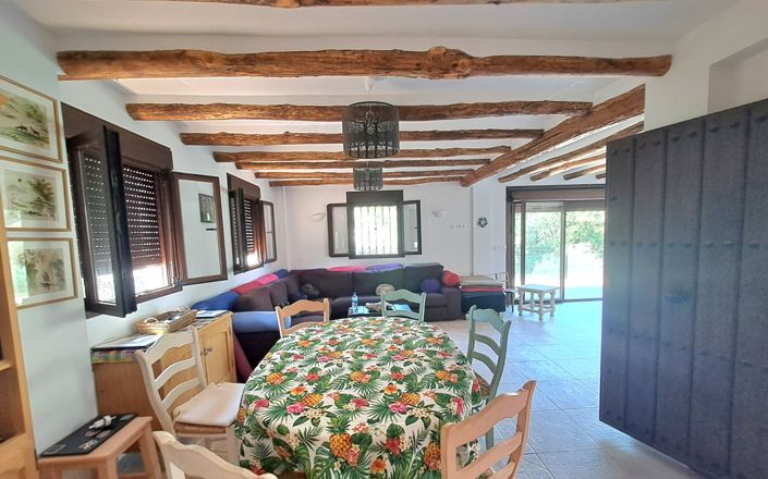 Image No.7-5 Bed House for sale