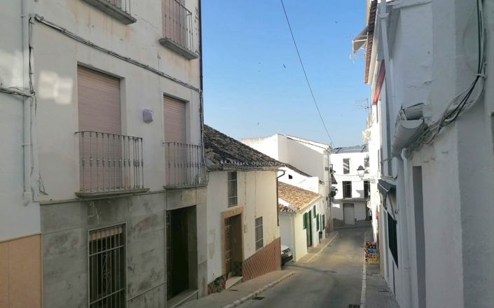 Image No.2-6 Bed House for sale