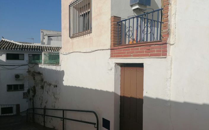 Image No.24-6 Bed House for sale