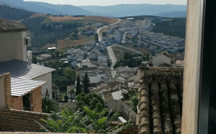 Image No.33-6 Bed House for sale