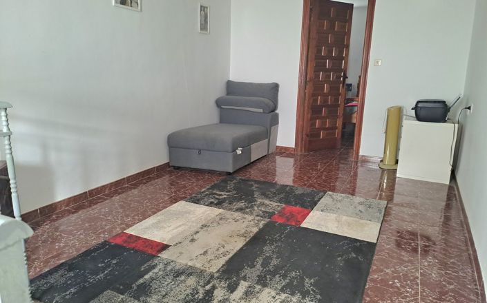 Image No.18-3 Bed House for sale