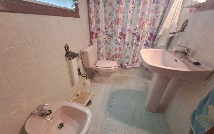 Image No.9-3 Bed House for sale