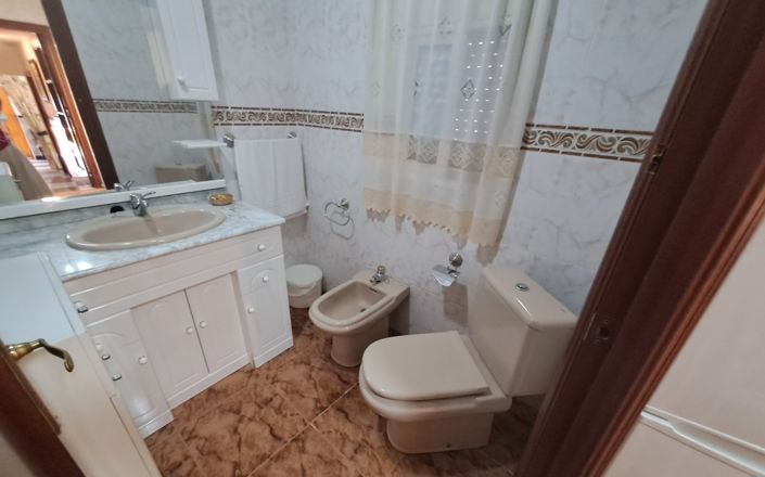 Image No.10-4 Bed House for sale