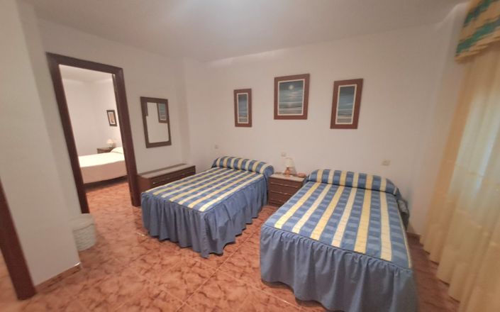 Image No.26-4 Bed House for sale