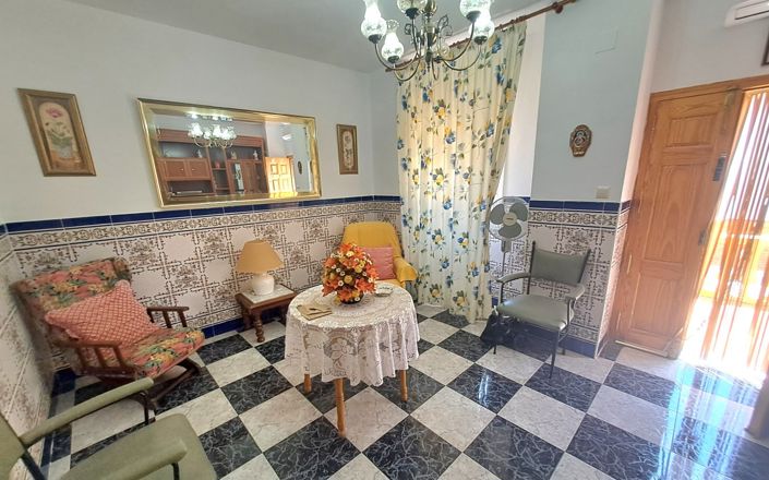 Image No.5-4 Bed House for sale