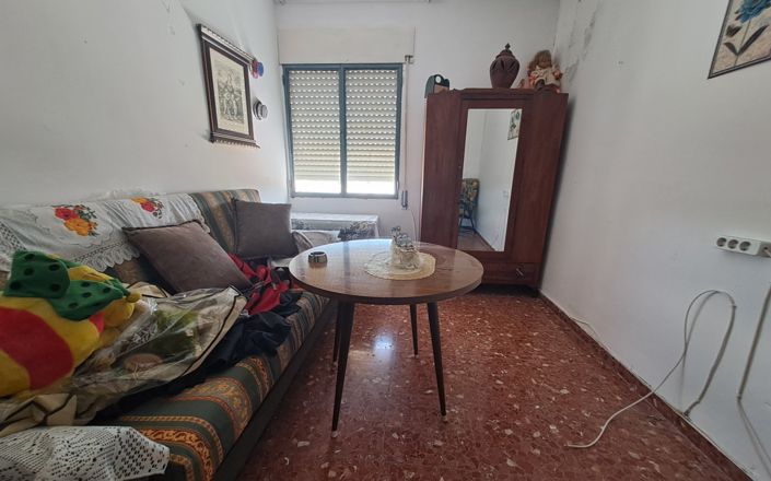 Image No.18-5 Bed House for sale