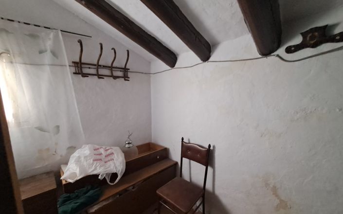 Image No.12-4 Bed House for sale