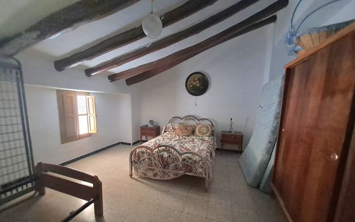 Image No.14-4 Bed House for sale