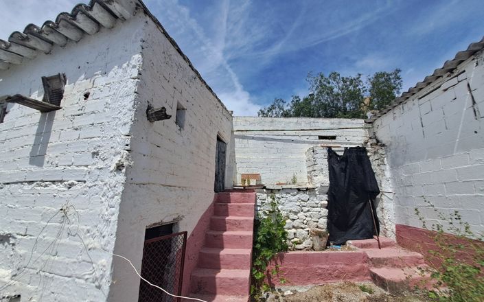 Image No.17-4 Bed House for sale