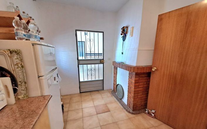 Image No.10-5 Bed House for sale