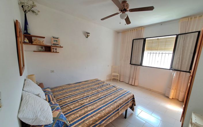 Image No.13-5 Bed House for sale