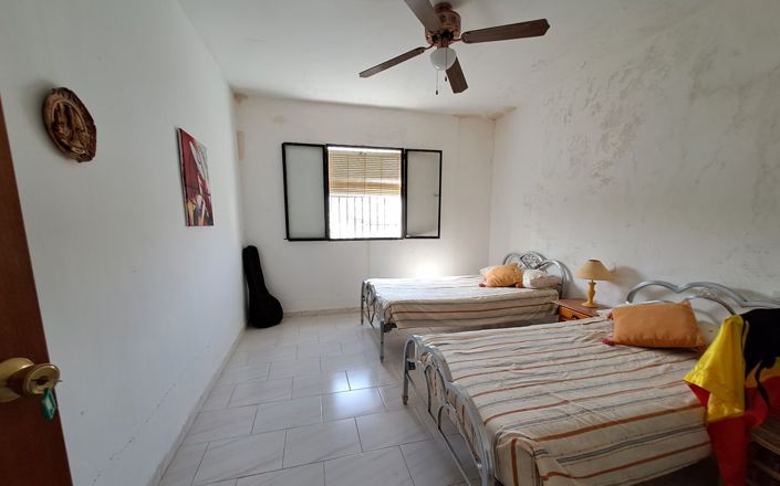 Image No.15-5 Bed House for sale