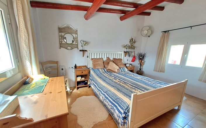 Image No.20-5 Bed House for sale