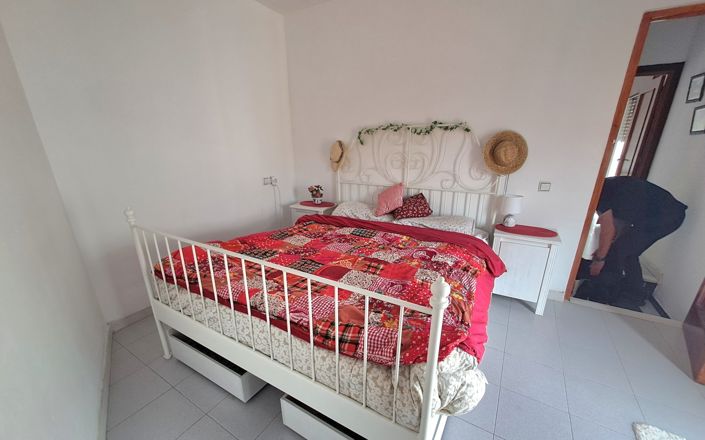 Image No.18-3 Bed House for sale