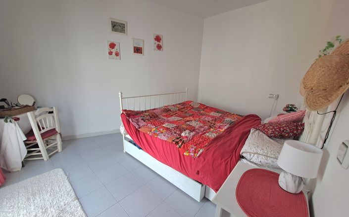 Image No.19-3 Bed House for sale