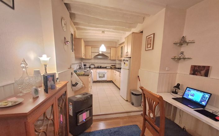 Image No.6-3 Bed House for sale