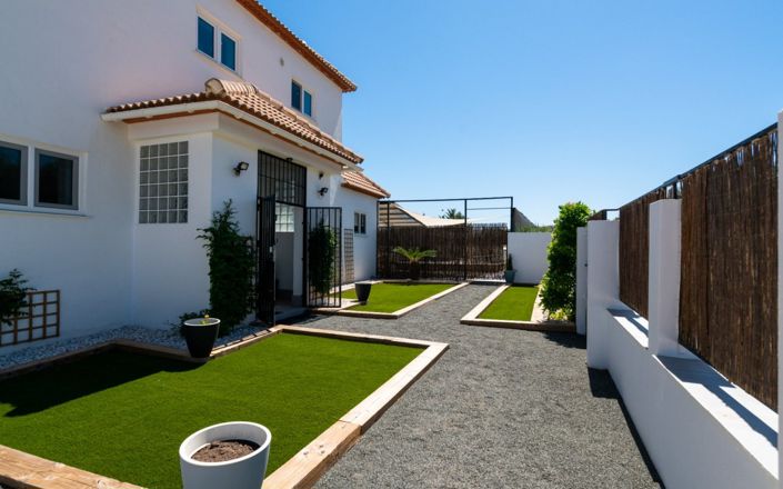 Image No.11-6 Bed House for sale