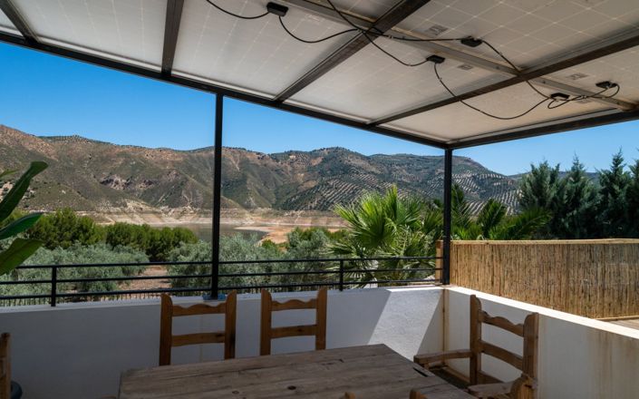 Image No.16-6 Bed House for sale