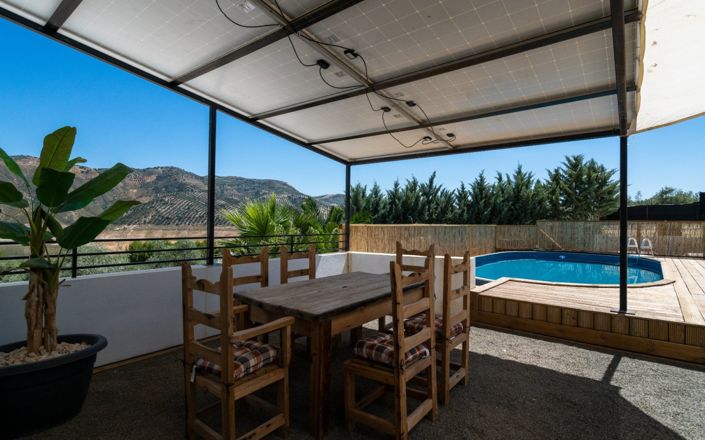 Image No.17-6 Bed House for sale