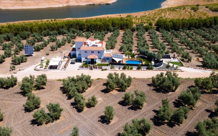 Image No.2-6 Bed House for sale