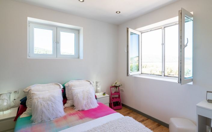 Image No.29-6 Bed House for sale