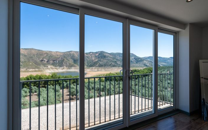 Image No.31-6 Bed House for sale