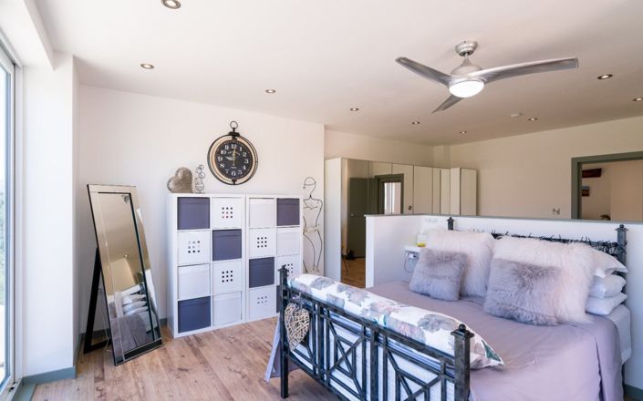 Image No.41-6 Bed House for sale