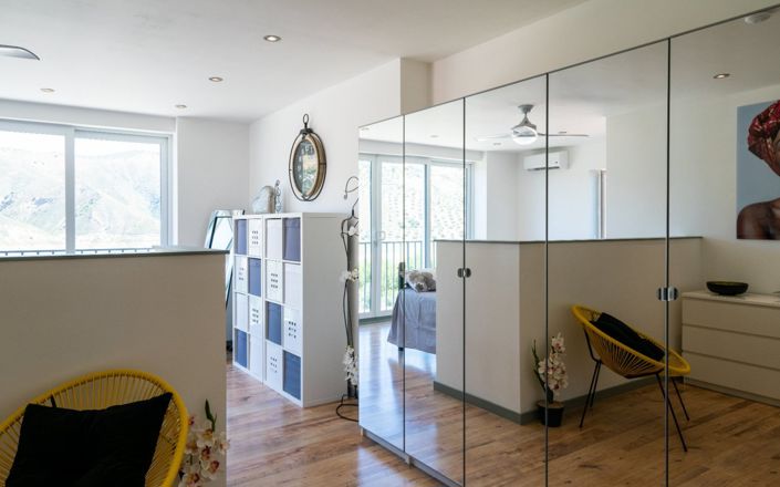 Image No.43-6 Bed House for sale