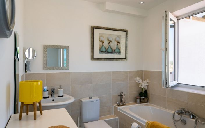 Image No.46-6 Bed House for sale