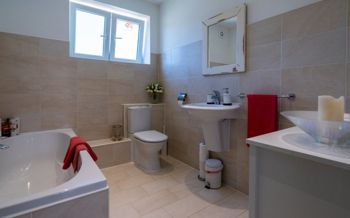 Image No.48-6 Bed House for sale