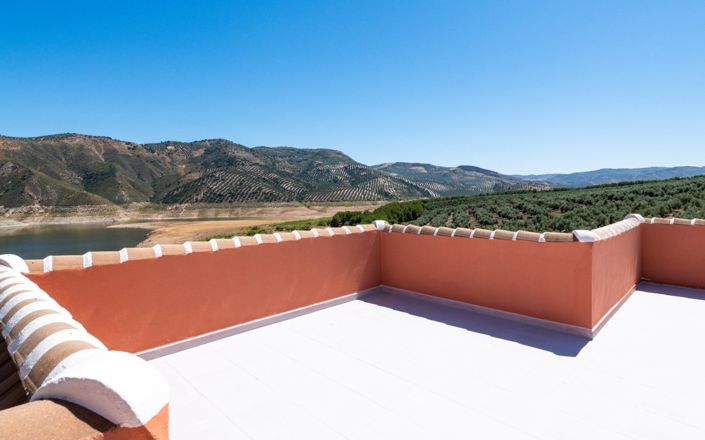 Image No.54-6 Bed House for sale