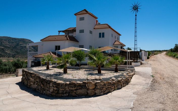 Image No.9-6 Bed House for sale