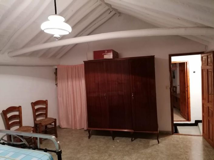 Image No.12-5 Bed House for sale