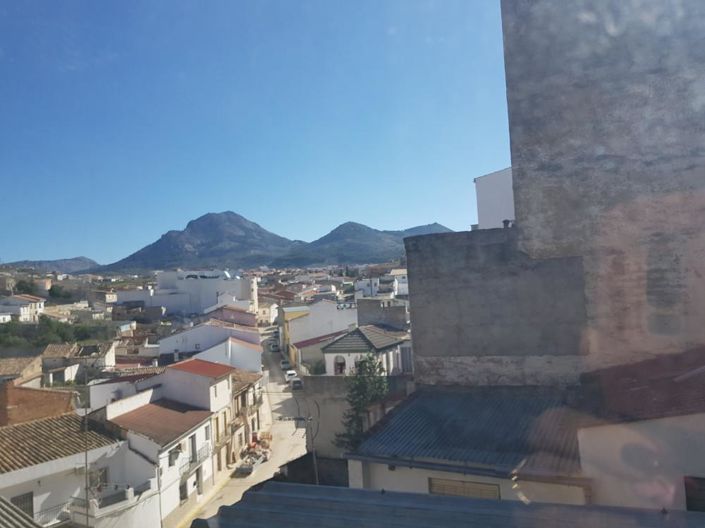 Image No.38-7 Bed House for sale