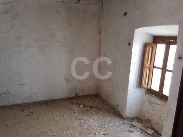 Image No.12-4 Bed House for sale