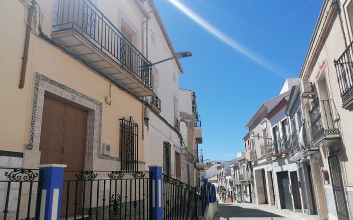 Image No.33-4 Bed House for sale