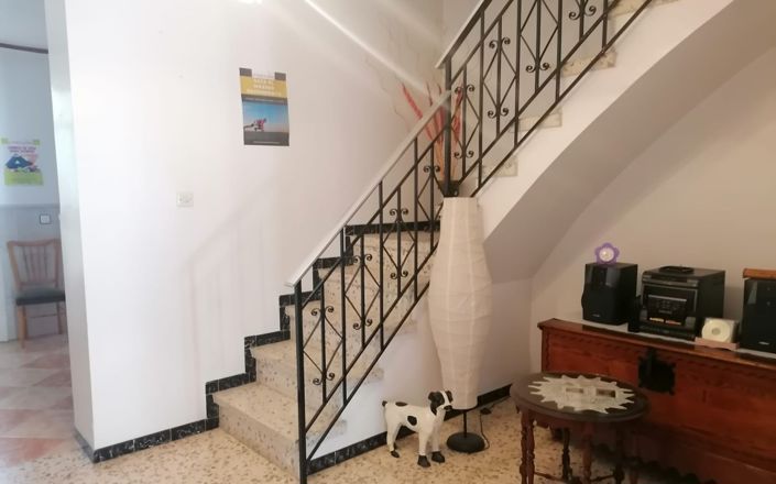 Image No.6-4 Bed House for sale