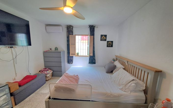 Image No.10-3 Bed House for sale